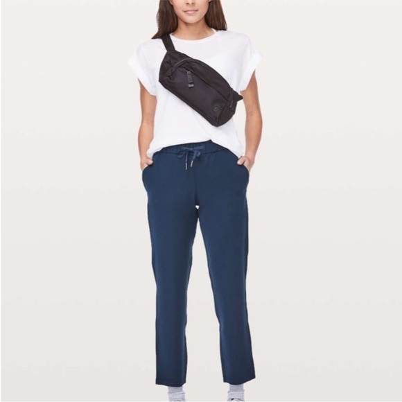 Lululemon On the Fly 7/8 Pant. Size 6 - Picture 1 of 12
